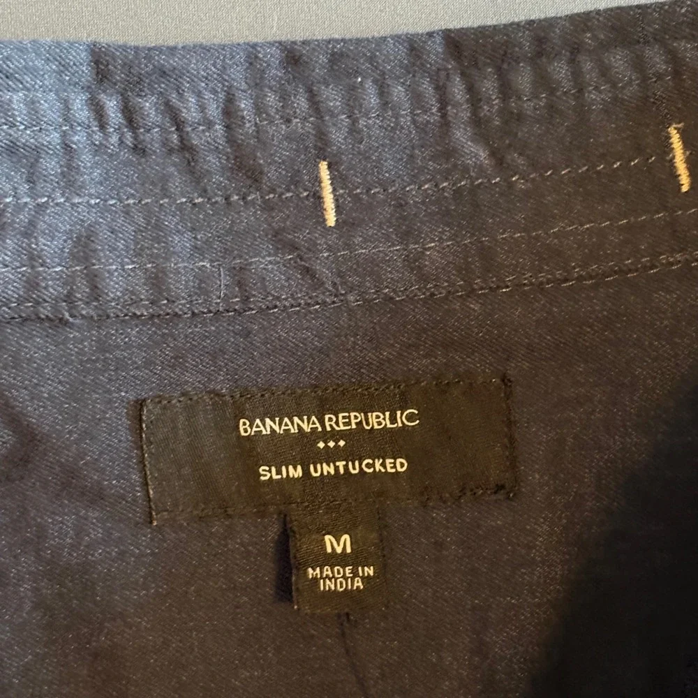 New with Tags - Banana Republic Slim Untucked Button Down Shirt Navy | Sz Medium